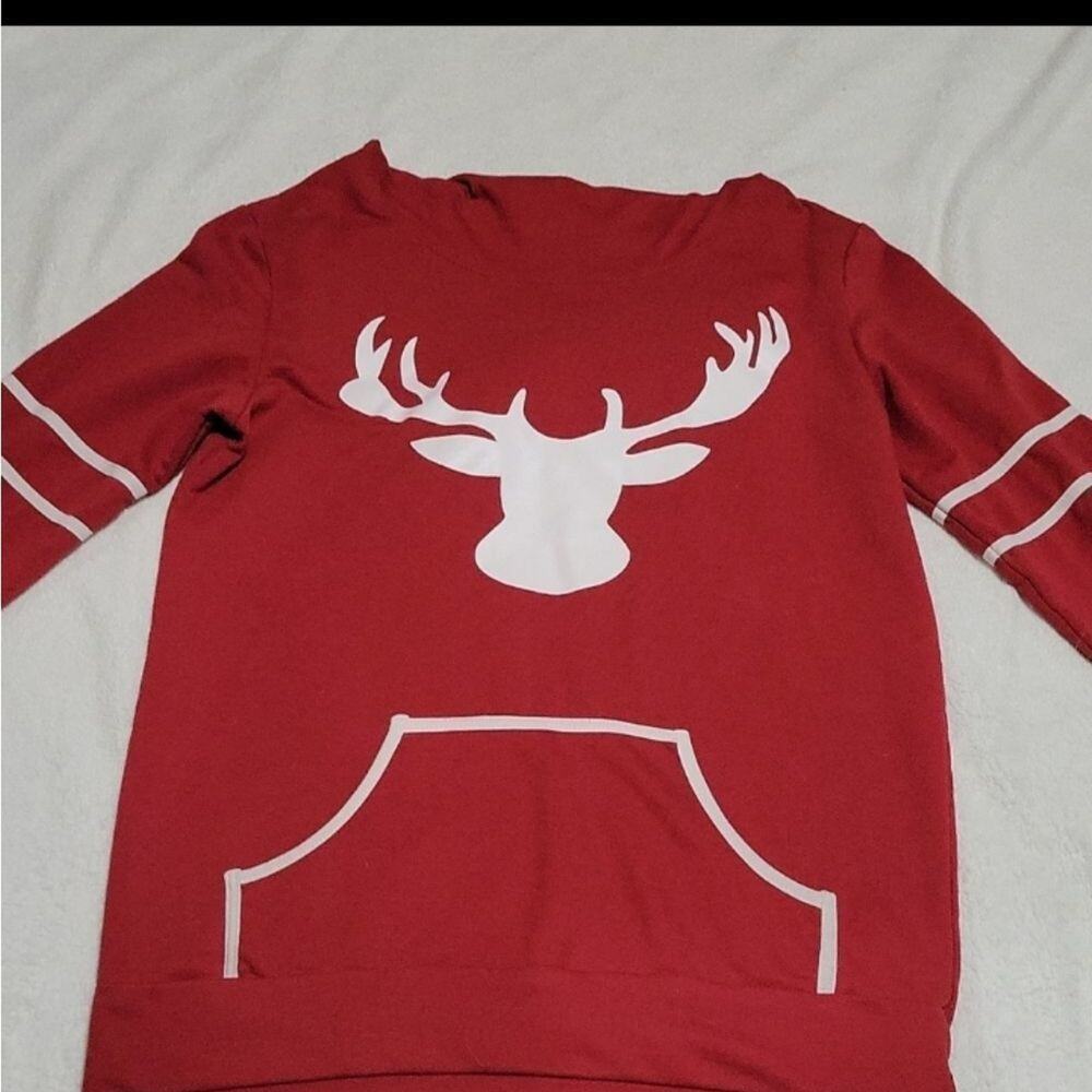E2 medium women's red and white moose hoodie